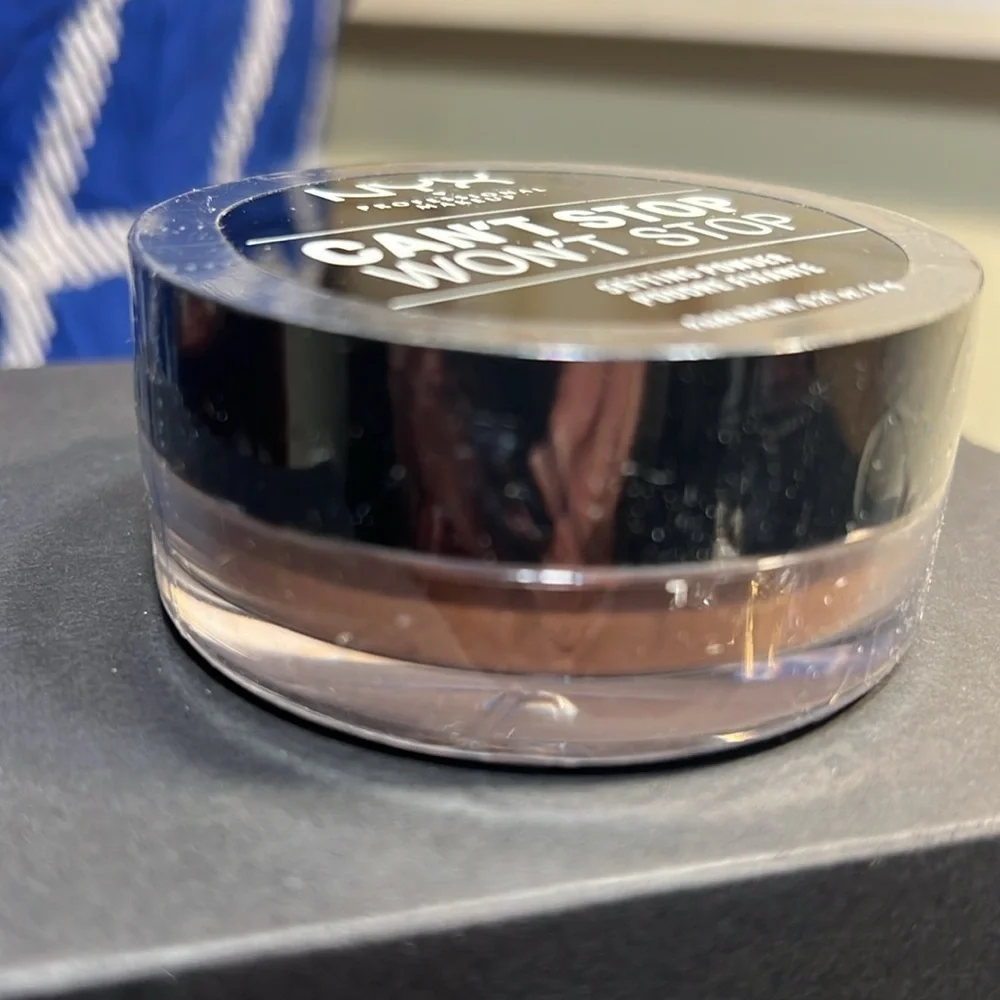 NYX Professional Makeup Can’t Stop Won’t Stop Setting Powder • Medium Deep
